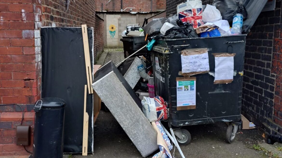 Woman ‘lost’ her garden to massive rats as strangers keep using Longsight alleyway as a dump Manchester Evening News