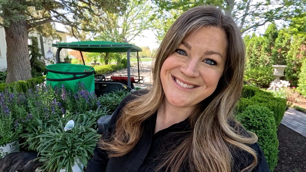 Garden Answer: Bulb Deadheading, Eliminating Suckers and Planting Perennials! 🌿✂️🌸 Bulb Deadheading, Eliminating Suckers and Planting Perennials! 🌿✂️🌸