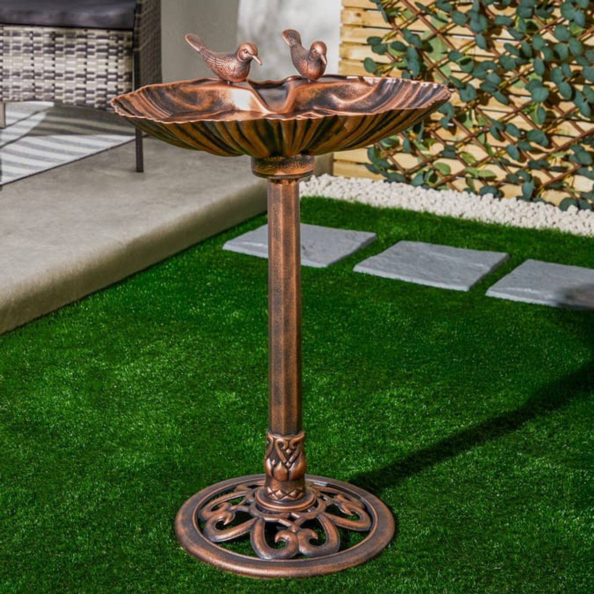 The Jardin Garden Bird Bath
