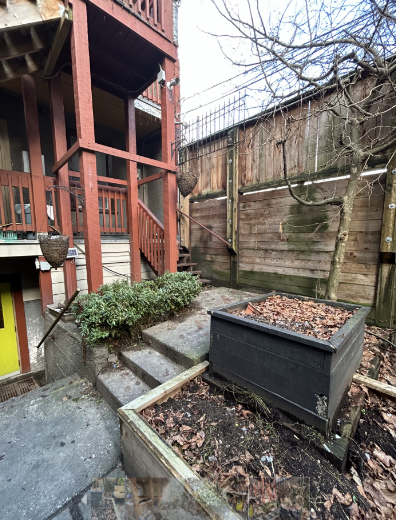 Courtyard garden in Vancouver before