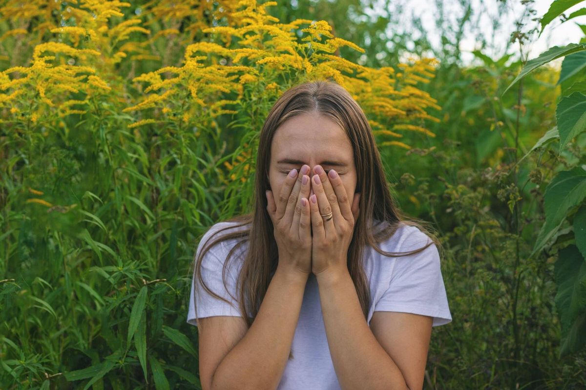 The girl is allergic to ragweed.