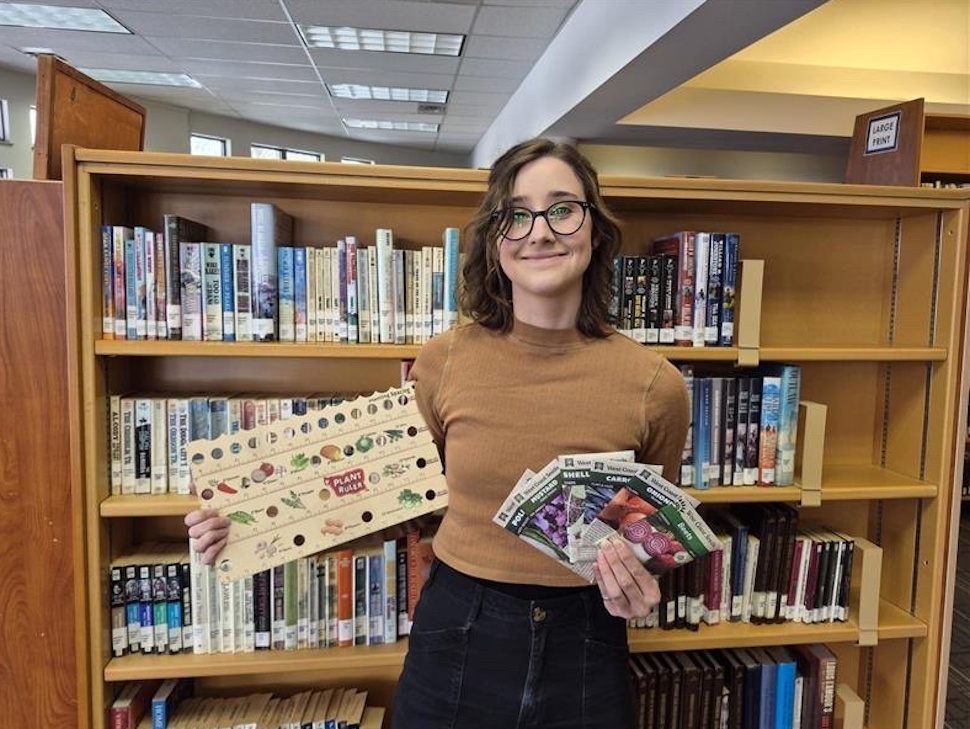 Jake Epp Library encourages gardening with free seed program – SteinbachOnline.com Jake Epp Library encourages gardening with free seed program - SteinbachOnline.com