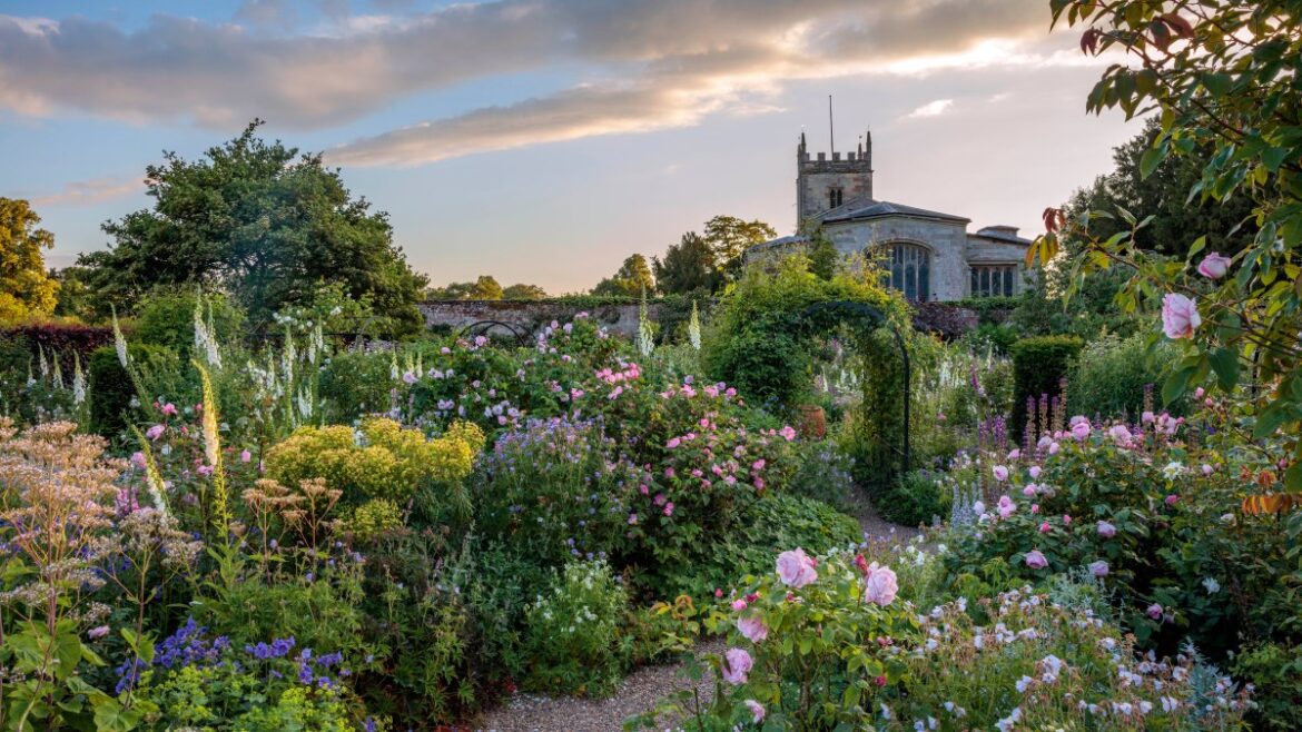 which historic site should win top award?