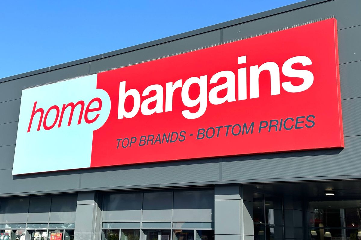 Home Bargains shop sign