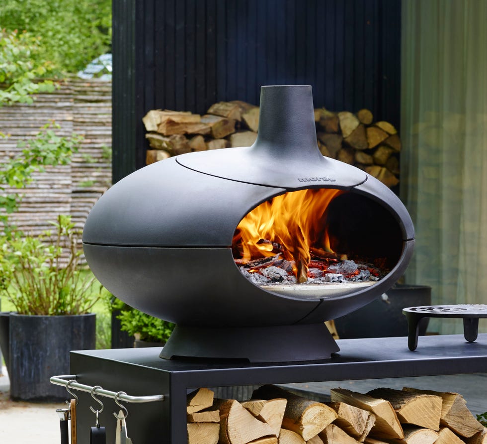 outdoor kitchen