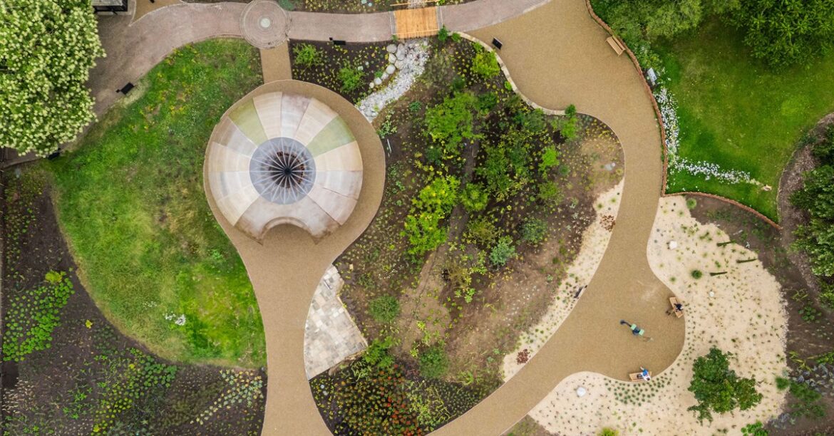 Kew Gardens to host lectures and retreats on theology and gardening Kew Gardens to host lectures and retreats on theology and gardening