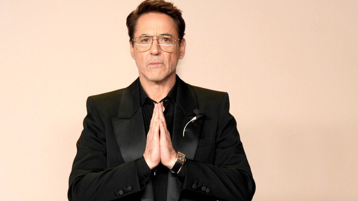 Robert Downey Jr. Proves This Divisive Patio Color Is Chic Robert Downey Jr. Proves This Divisive Patio Color Is Chic