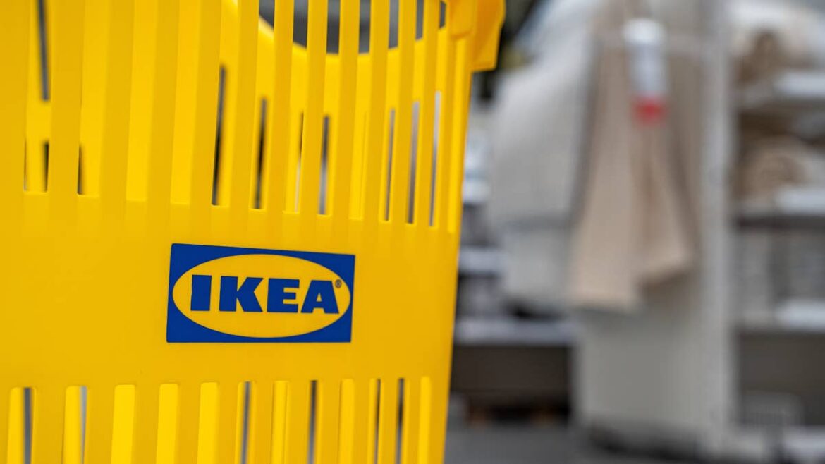This $5 IKEA Potting Mat Makes Gardening Cleanup Easy and Fun This Spring DenGarden