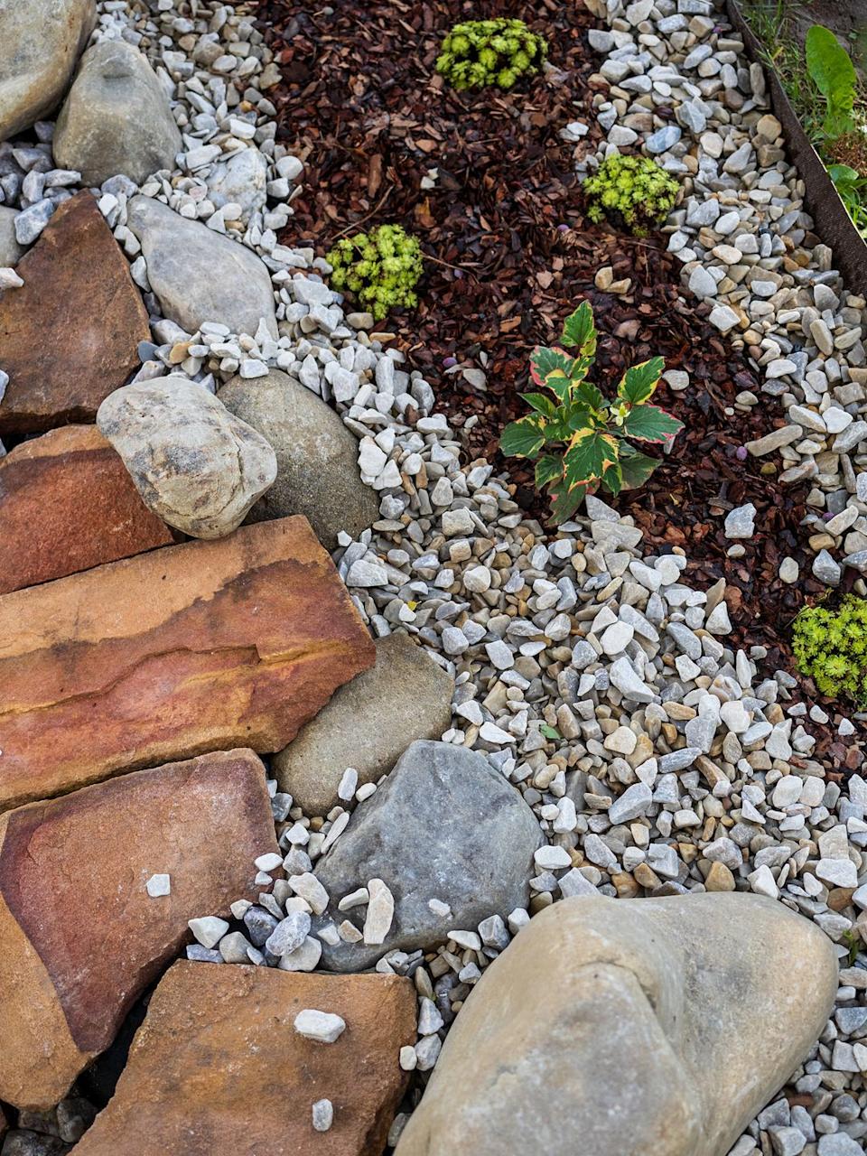 mulching mistakes rocks