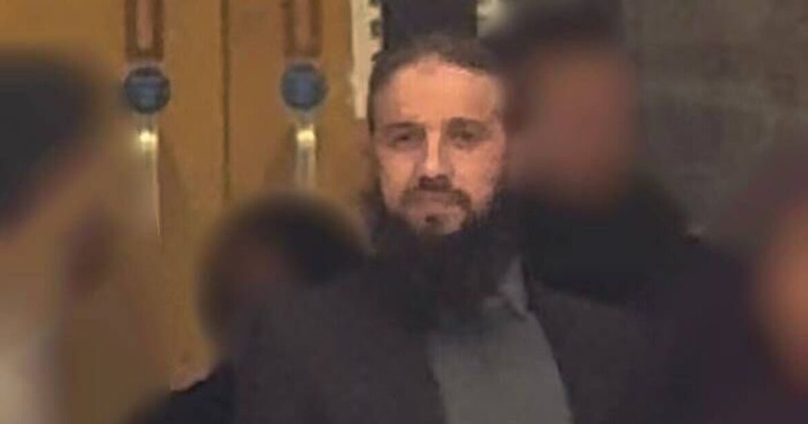 'Mosque teacher' accused of sex attack on child during garden shed Quran lesson | UK | News