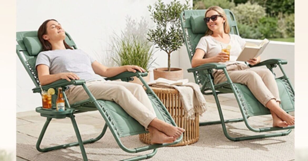 Garden fans praise ‘comfy’ zero gravity chairs that ‘recline easily’ Garden fans praise 'comfy' zero gravity chairs that 'recline easily'
