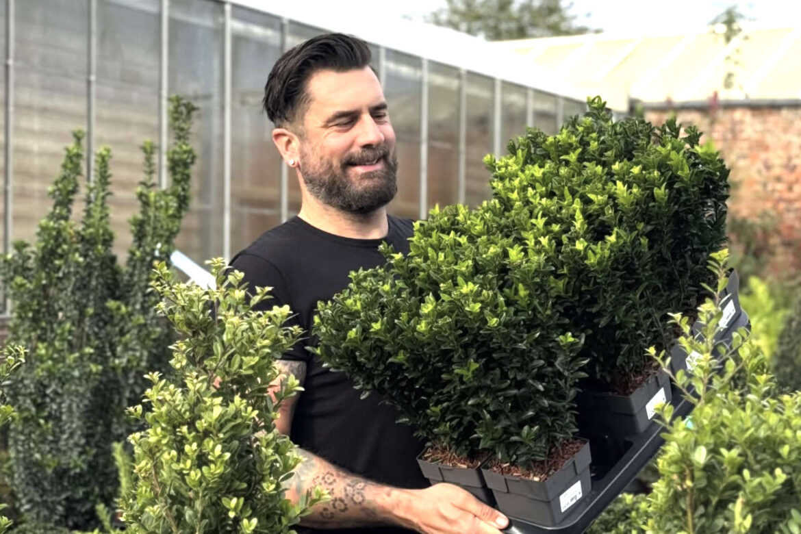 TV expert to host free spring gardening event