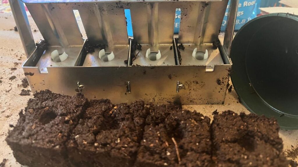 Eco-friendly garden containers and tools to reduce plastic