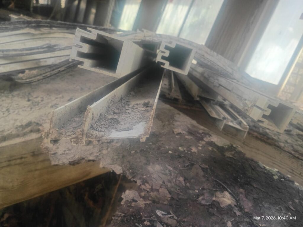 Pacific Type lean-to Glass help