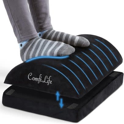A reviewer-beloved adjustable footrest for under your desk