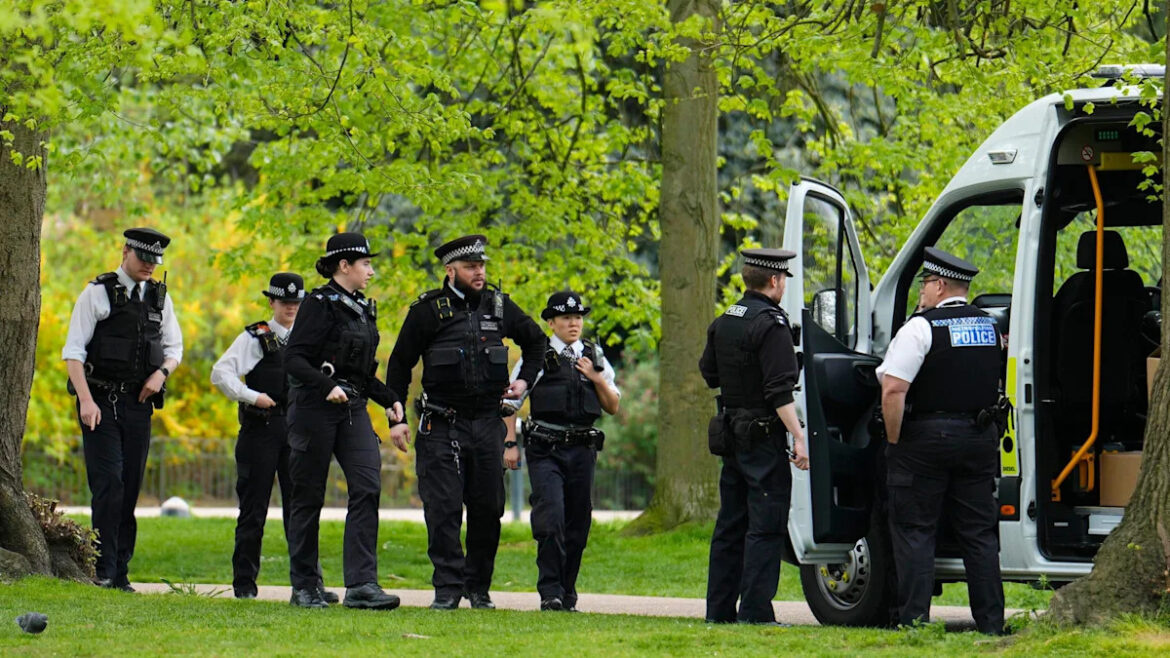 ‘Embassy drone threat’ closes Kensington Gardens 'Embassy drone threat' closes Kensington Gardens