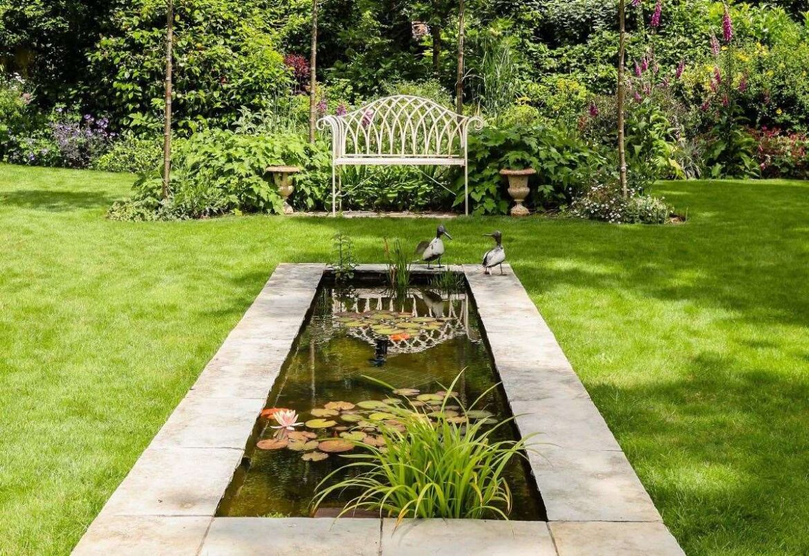 Sway Gardening Club and villagers of Sway are opening their gardens to raise money for Oakhaven Hospice.