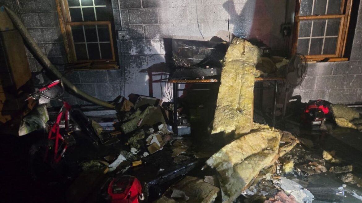 Neighbor helps put out garage fire with garden hose in York County station icon