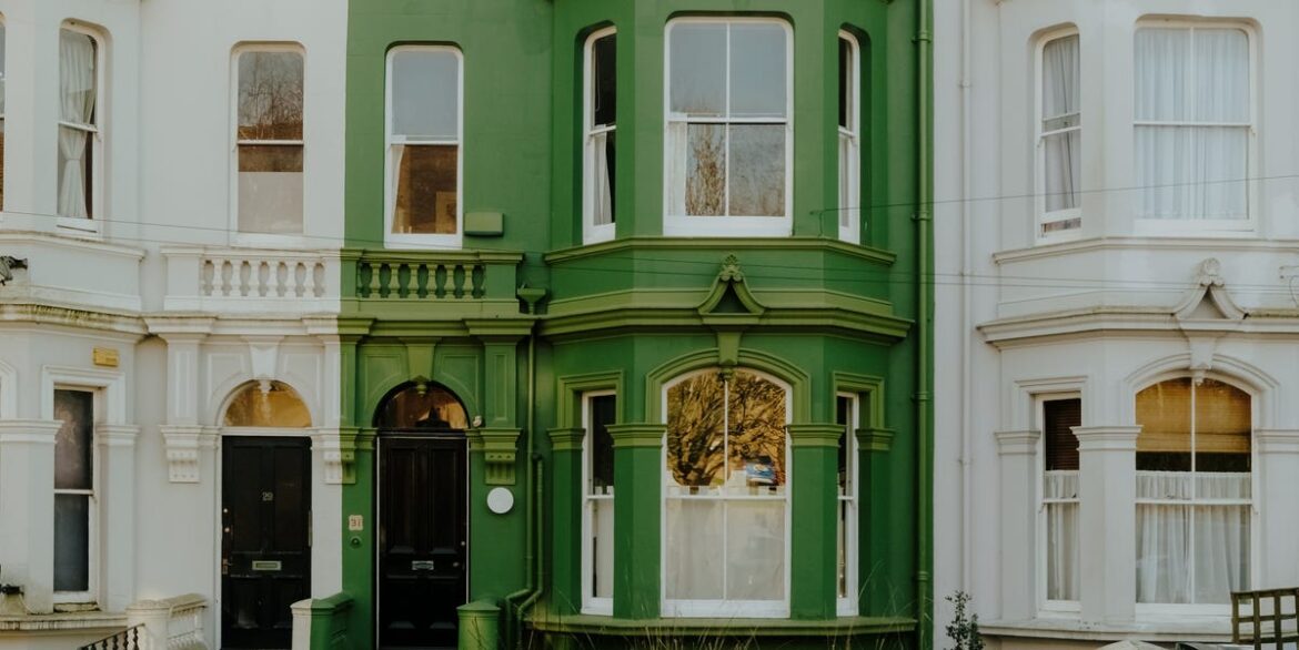Step Inside A Beautifully Restored Victorian Rerrace In Hastings With A Rich, Layered Colour Palette Step Inside A Beautifully Restored Victorian Rerrace In Hastings With A Rich, Layered Colour Palette