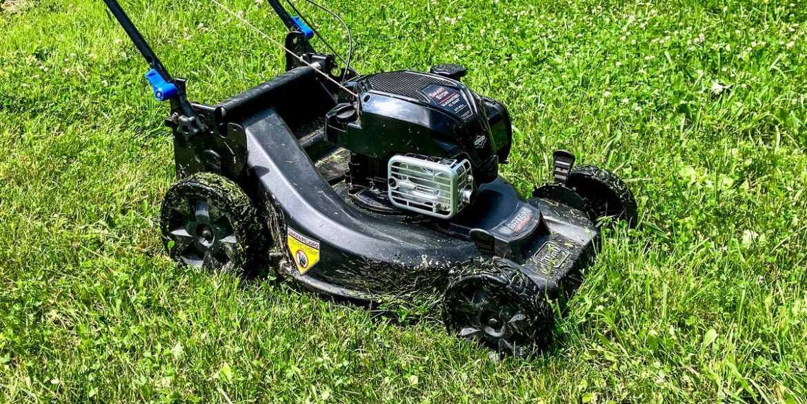 Toro Super Recycler Lawn Mower Review: One of the Last Buy-It-For-Life Mowers