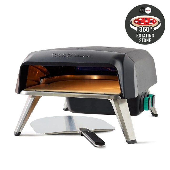 Black pizza oven