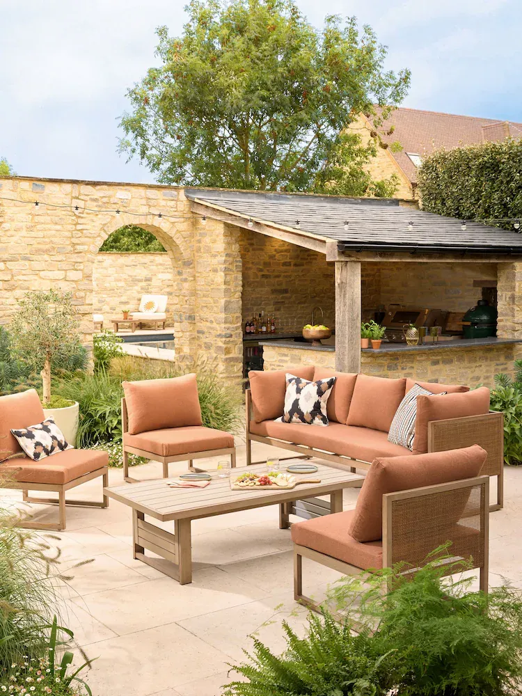 Modular Outdoor Sofas Are the Secret to a Functional Garden | Modular Outdoor Sofas Are the Secret to a Functional Garden |