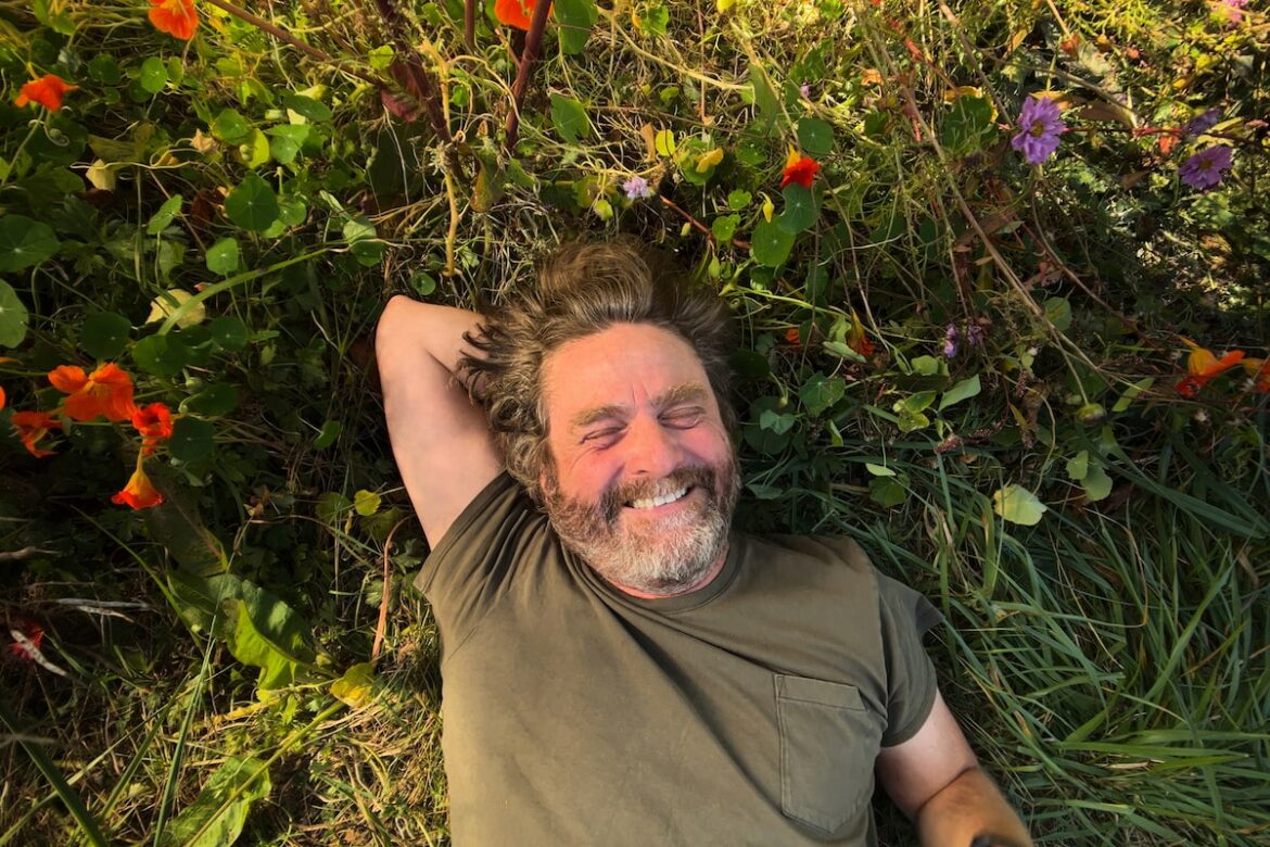 Zach Galifianakis applies comic touch to his enlightening gardening show