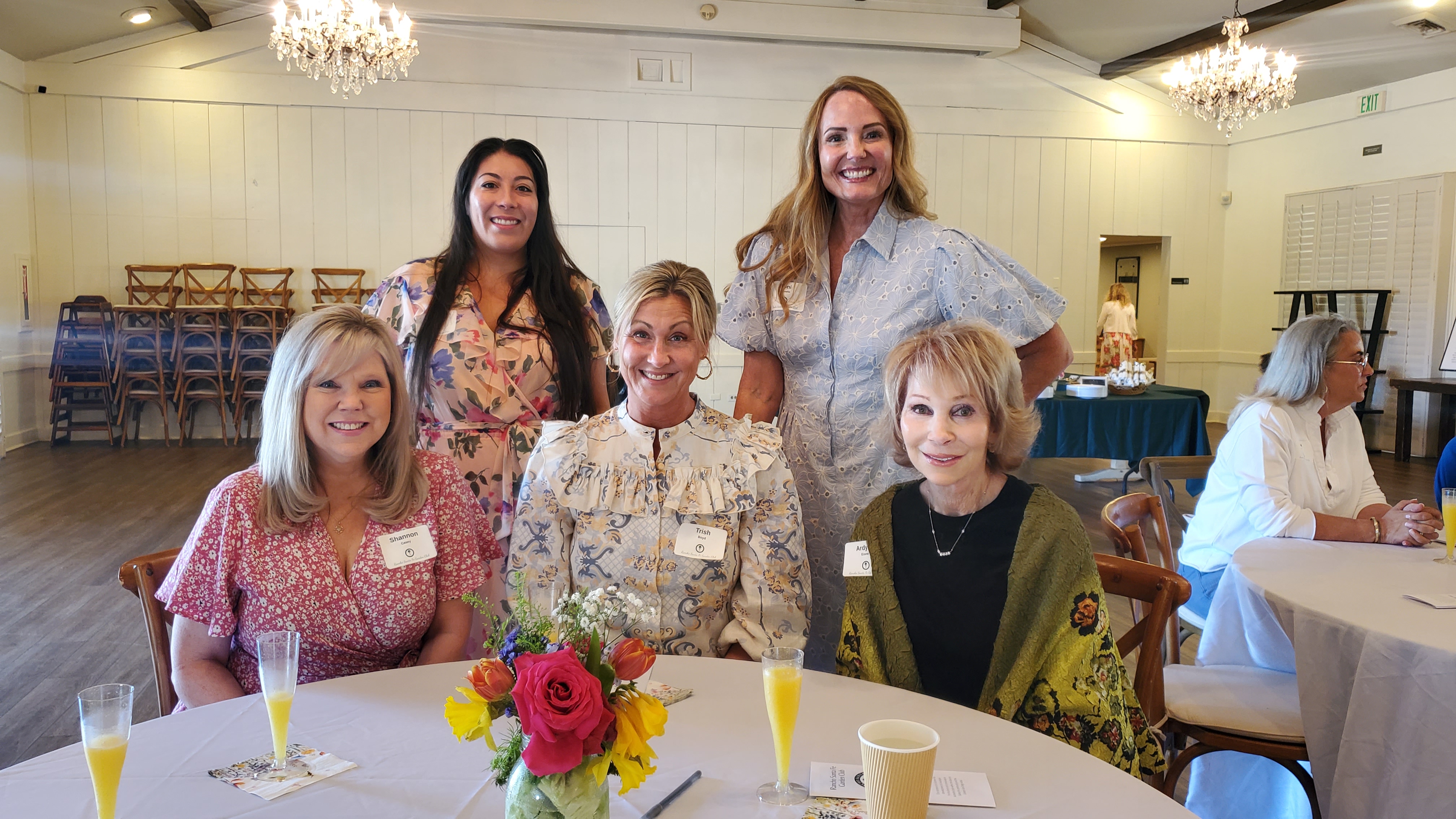 Guests making new friends at Lunch and Learn (Jill McAllaster)