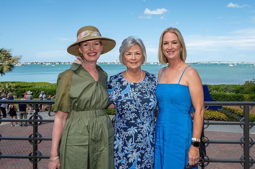 Veronica Brady, Anne Taylor and Katie Hollingsworth Veronica Brady, Anne Taylor and Katie Hollingsworth