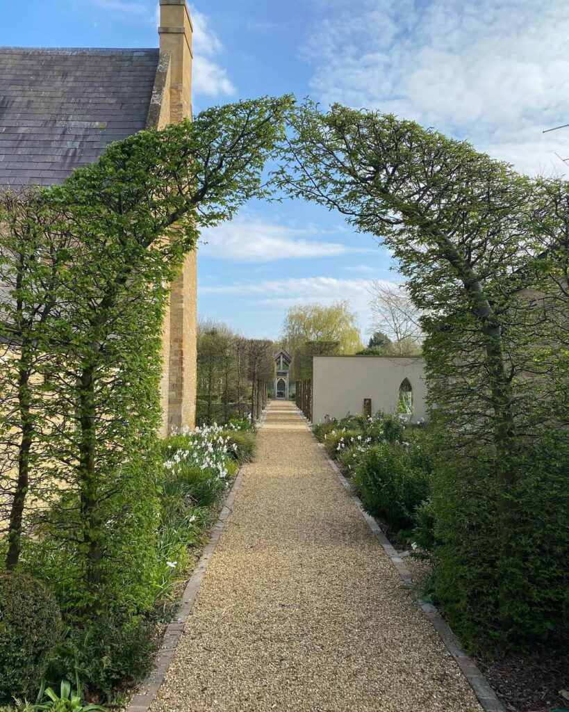 24 Charming Garden Arch Ideas For 2026 That Only Master Gardeners Know How To Prune Perfectly Evening Glow Pergola Path