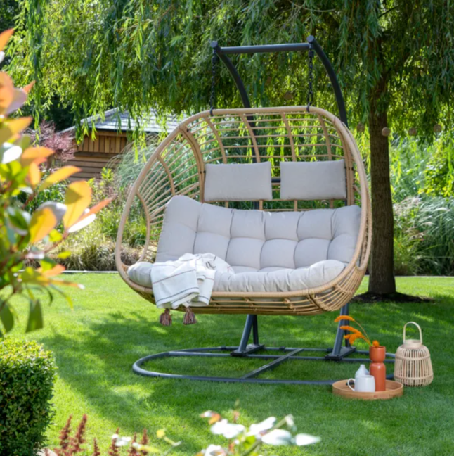 Double hanging outdoor chair