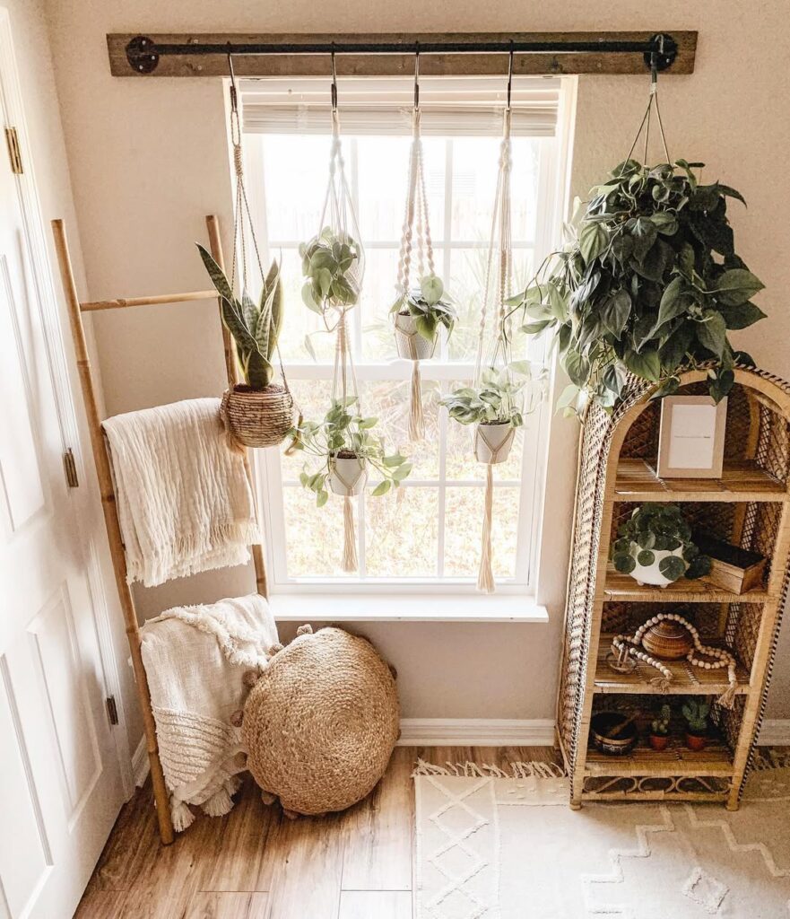 Classic Wall-Mounted Bloom Baskets