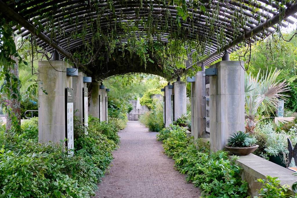 archway at US Botanic Garden