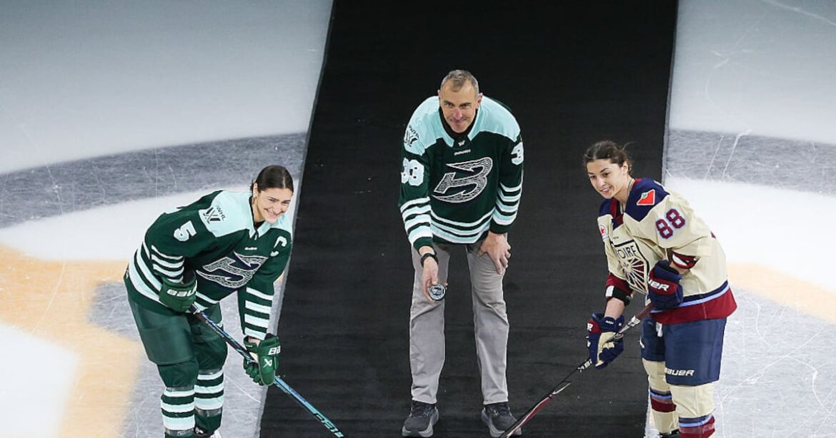 Boston Fleet draw sellout crowd for first PWHL game at TD Garden Boston Fleet draw sellout crowd for first PWHL game at TD Garden