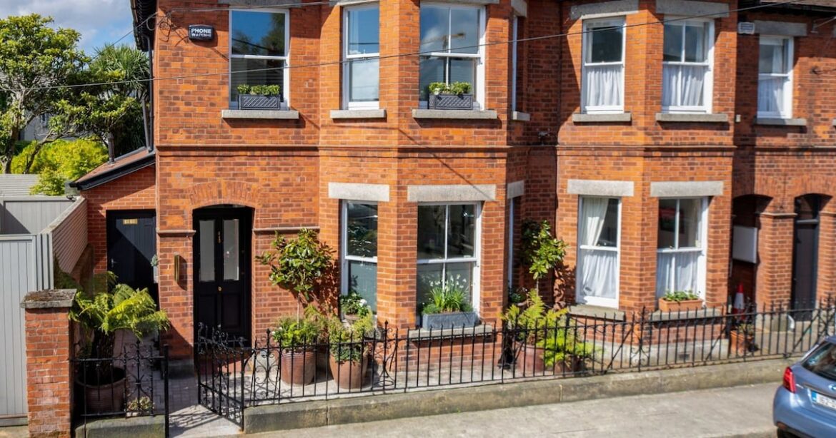 Stylish Sandymount Edwardian with considered interiors and garden bath – The Irish Times