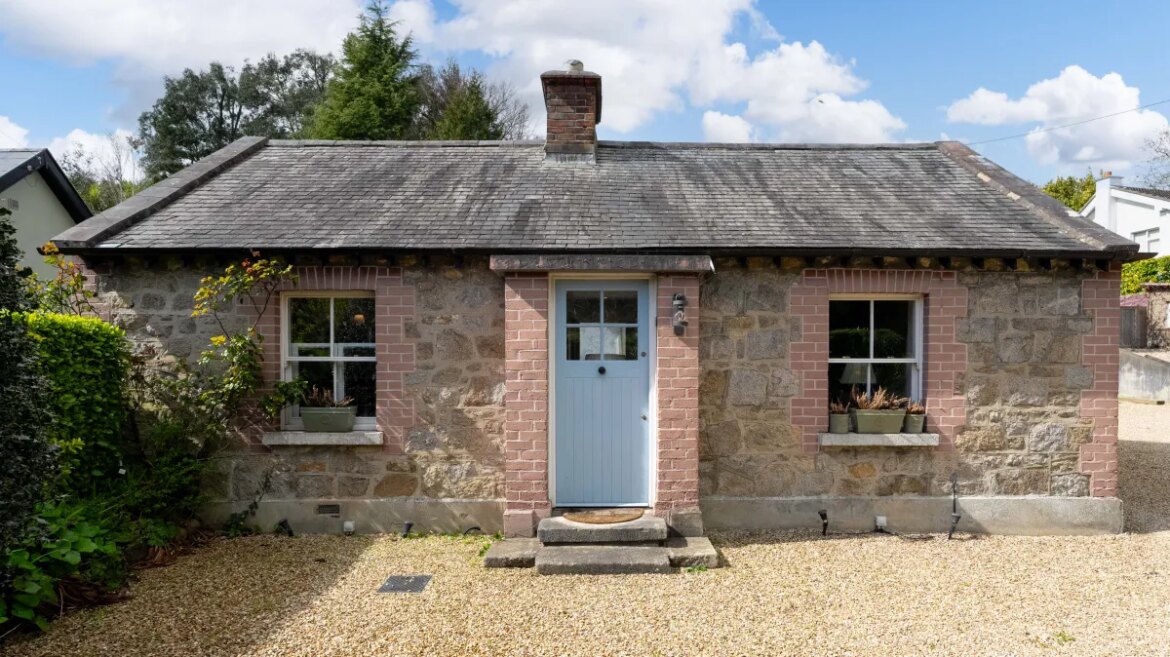 A stone-clad, renovated Dublin cottage with a garden office for €890k A stone-clad, renovated Dublin cottage with a garden office for €890k