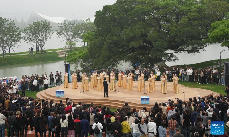 People watch a performance during the 15th China International Garden Expo in Wenzhou, east China's Zhejiang Province, April 15, 2026. The 15th China International Garden Expo kicked off here on Wednesday. (Xinhua/Huang Zongzhi)