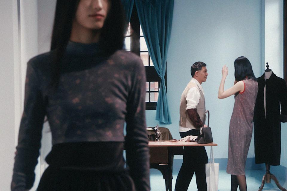 Amomento's Shanghai runway debut paid tribute to the local tailor shop culture.