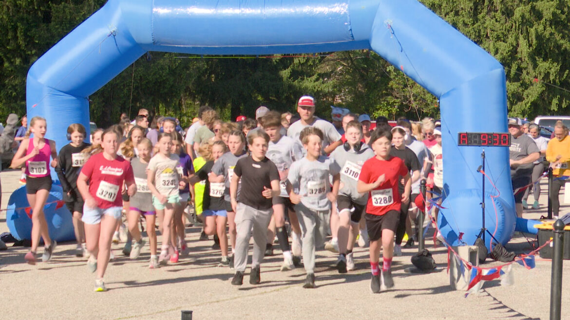 15th annual Husky 5K Run raises thousands for Helen Davis School's sensory garden - KQ2
