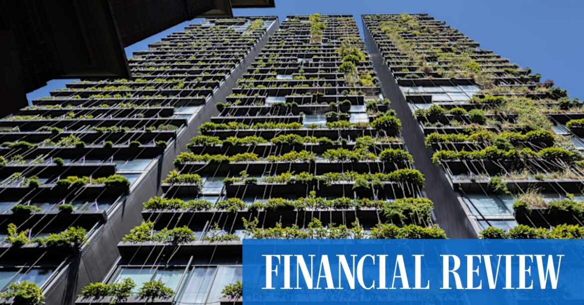 do green walls on buildings create an urban oasis or are they just a costly facade? do green walls on buildings create an urban oasis or are they just a costly facade?