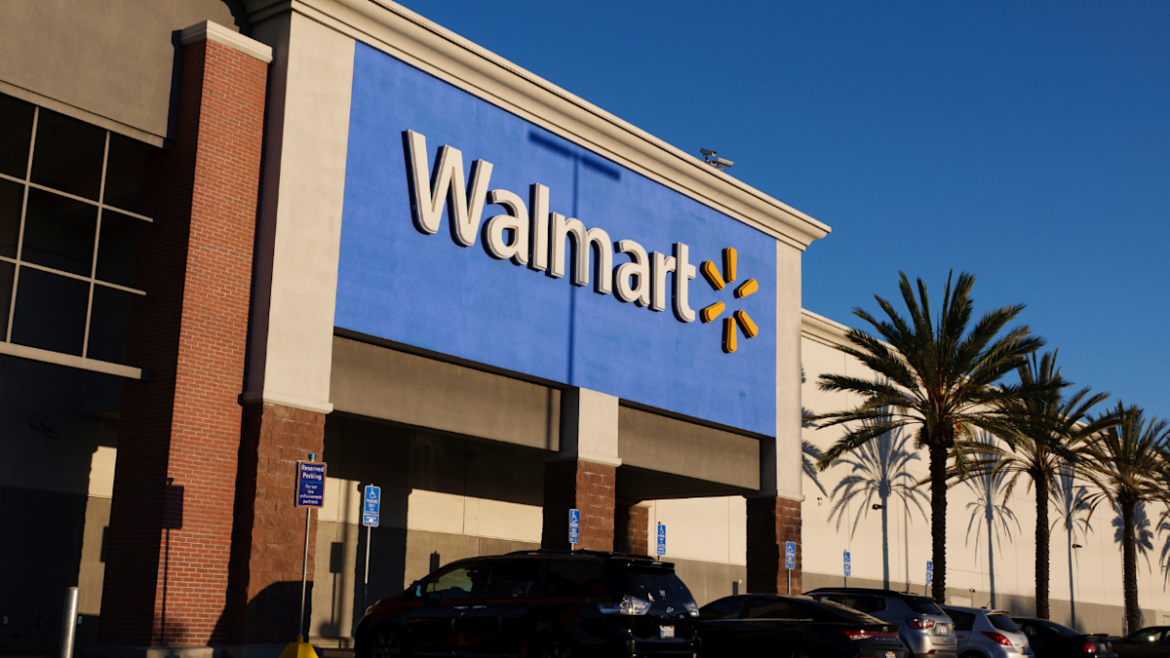 Walmart’s ‘Sturdy’ $86 Foldable Potting Bench Is ‘Just the Right Size’ for Gardening Essentials Walmart’s 'Sturdy' $86 Foldable Potting Bench Is 'Just the Right Size' for Gardening Essentials