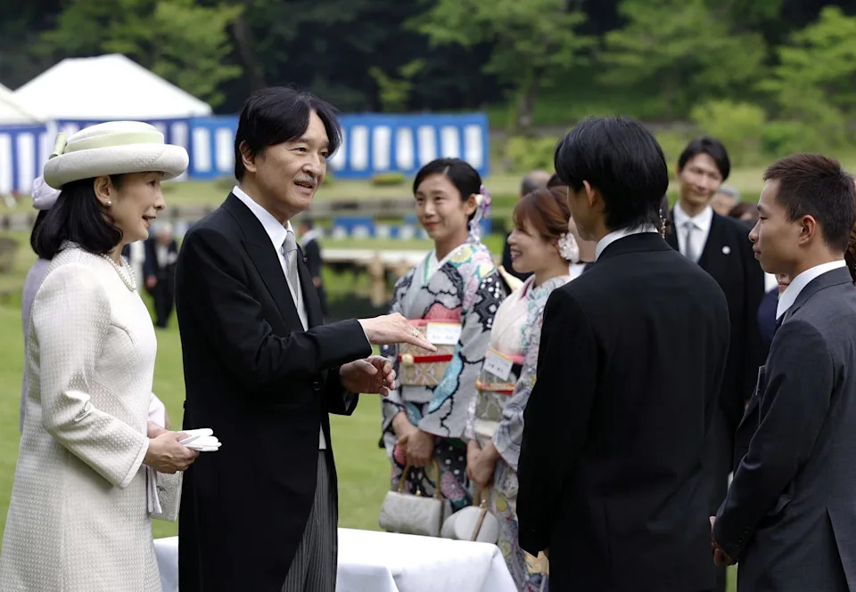 Japan imperial couple hosts spring garden party