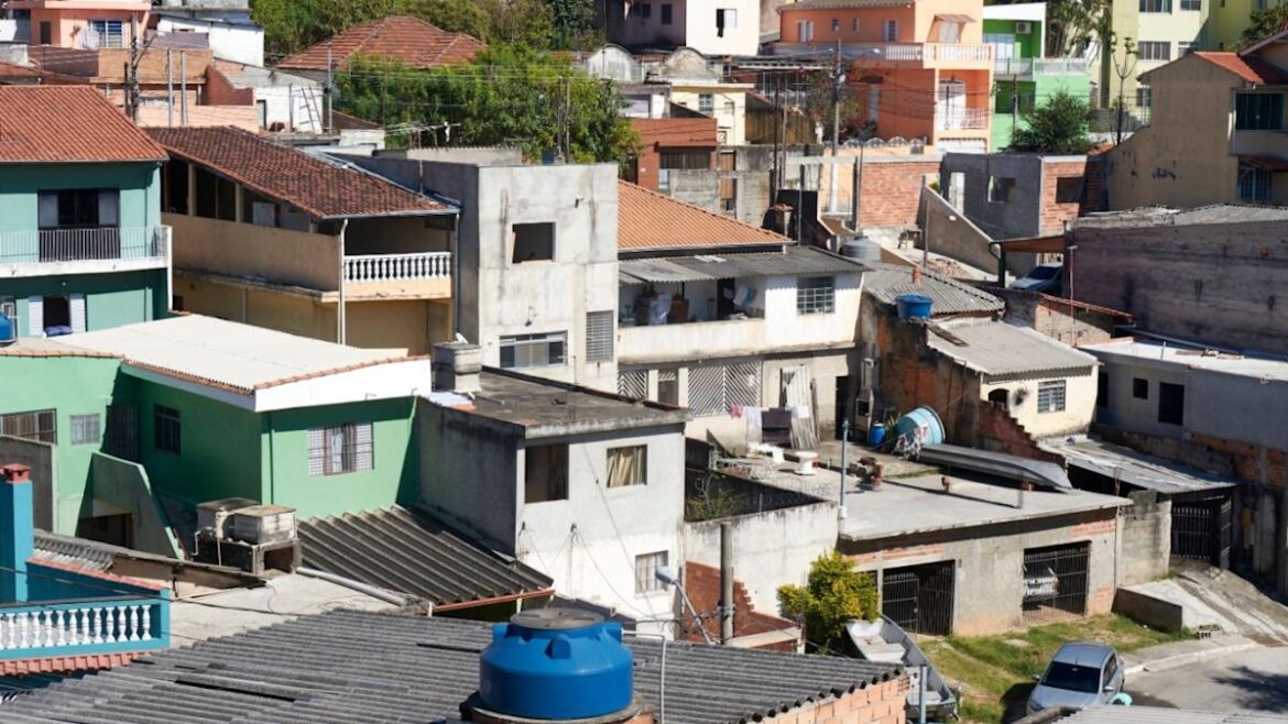 A Brazilian Hero’s $1 Favela Rooftop Garden Solution to Turn Heat into Hope A Brazilian Hero’s $1 Favela Rooftop Garden Solution to Turn Heat into Hope