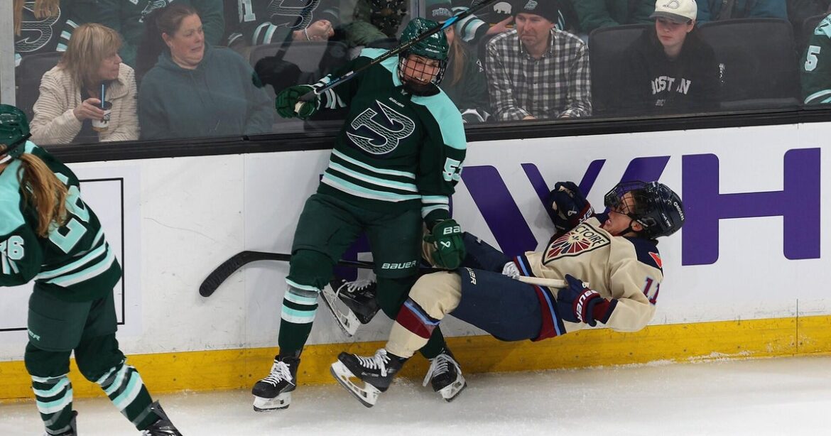 Boston Fleet inspire fans during sold-out game at TD Garden: "Everyone watches women's sports"