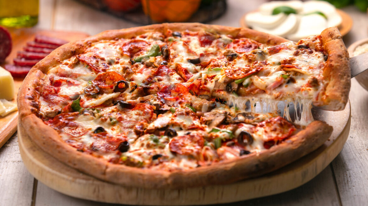 Olive Garden Keeps Attempting Pizza, But It Fails In The US Olive Garden Keeps Attempting Pizza, But It Fails In The US