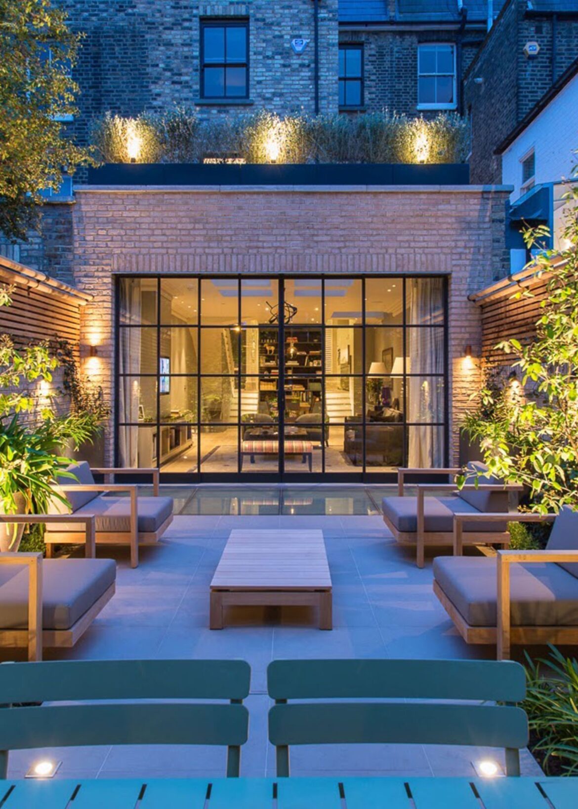 These Solar Fence Lights Will Add Opulence to Your Garden | These Solar Fence Lights Will Add Opulence to Your Garden |