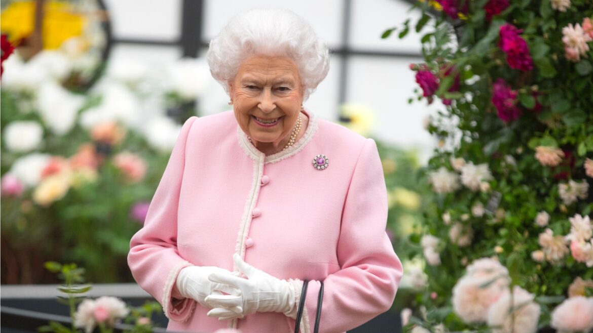 Queen Elizabeth Memorial Features “Sense Of Color and Fashion” Queen Elizabeth Memorial Garden