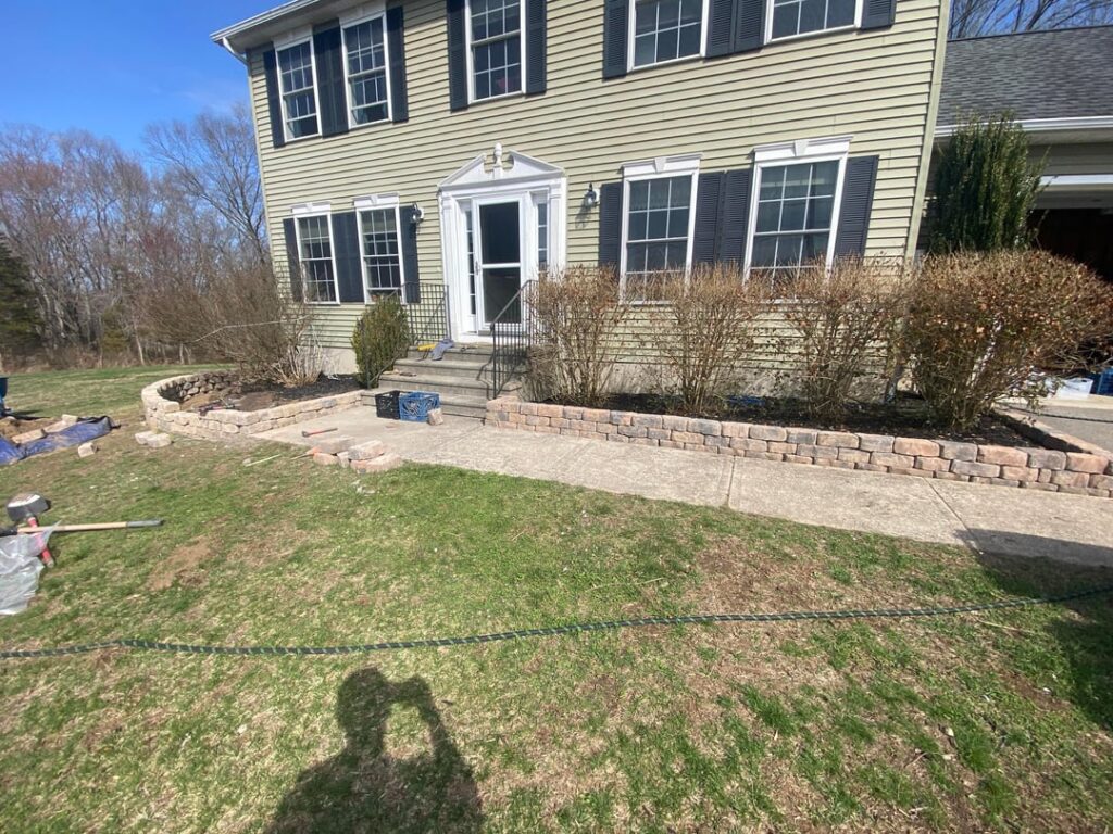 Does my paver wall need grout?