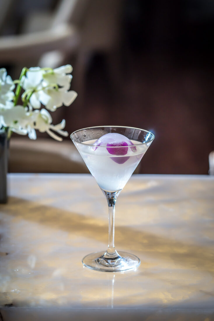 A White Cosmopolitan drink