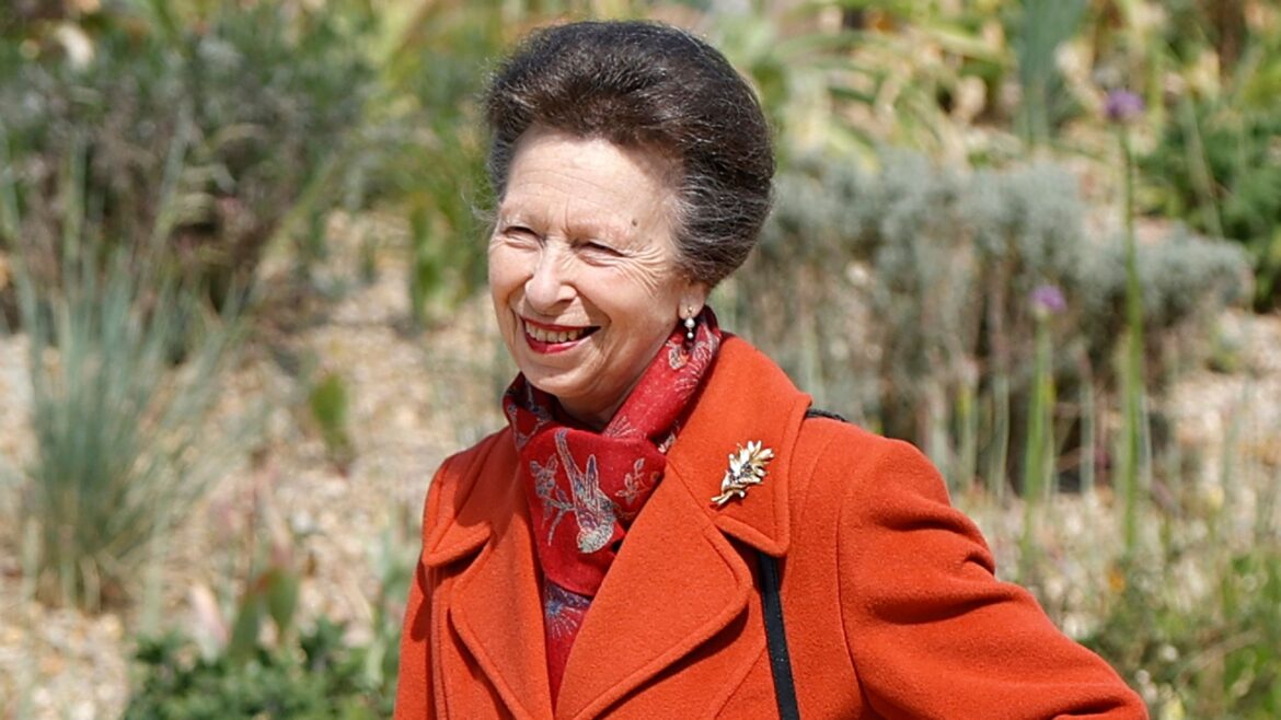 Princess Anne 'chuckled' at detail in Queen Elizabeth garden